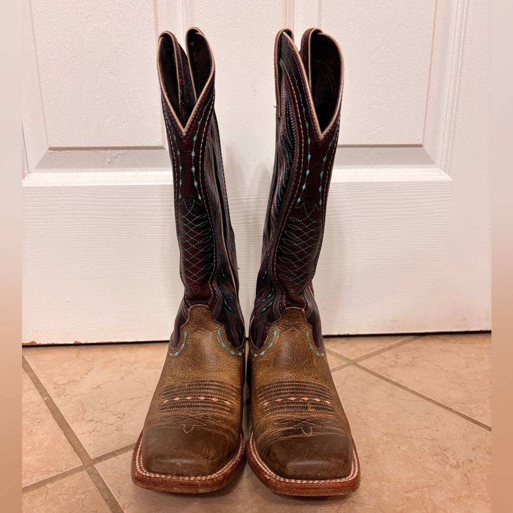 Women’s Ariat Vaquera Western Boot with Teal and Pink stitching - Picture 3 of 7